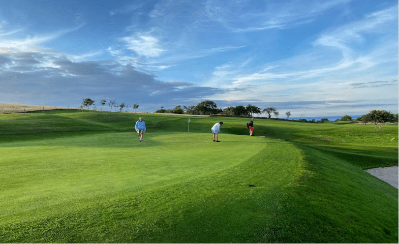 Evaluating the Economic Benefits of Golf Courses on Local Communities 