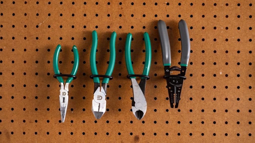 7 Ways to Store Cordless Tools in Your Garage