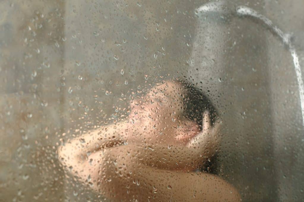 10 Innovative Shower Screen Designs for a Fresh Bathroom Look