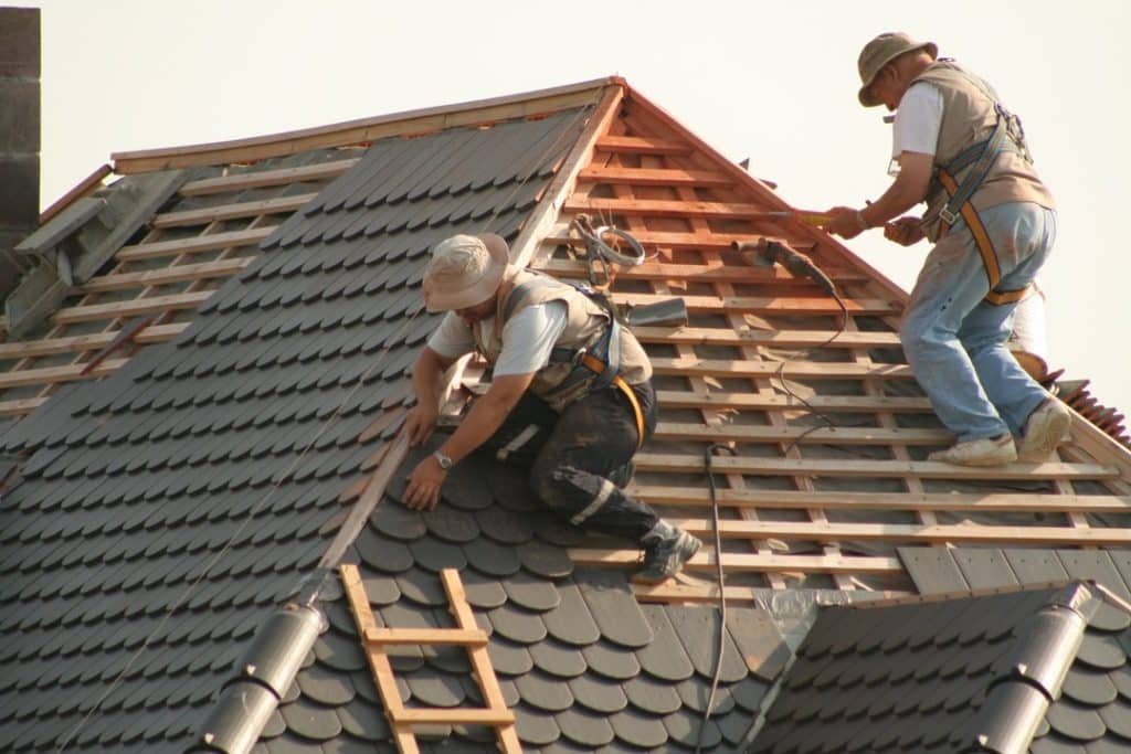 10 Tips For Choosing A Roofing Contractor
